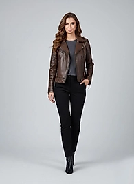 Yatay Dikiş Detaylı ve Asimetrik Kapamalı Kahve Deri Mont: